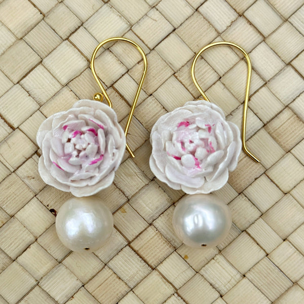 Peony pearl drops in white