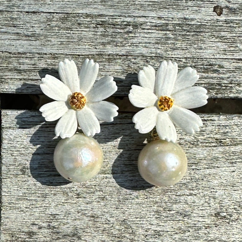 Cosmos pearl drops, white